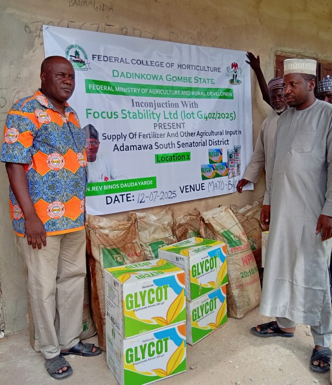 Senator Binos Distributes 810 Bags of Fertilizer, Farm Inputs to Boost Agriculture in Adamawa South